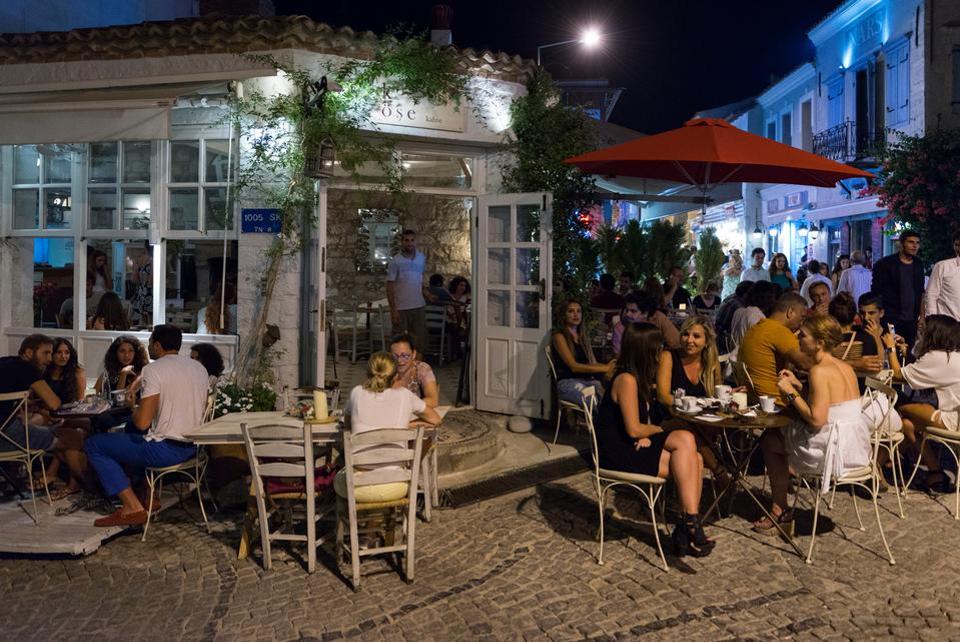 Alacati is a town located on western Turkey in Izmir Province, packed with thousands of tourists annually.