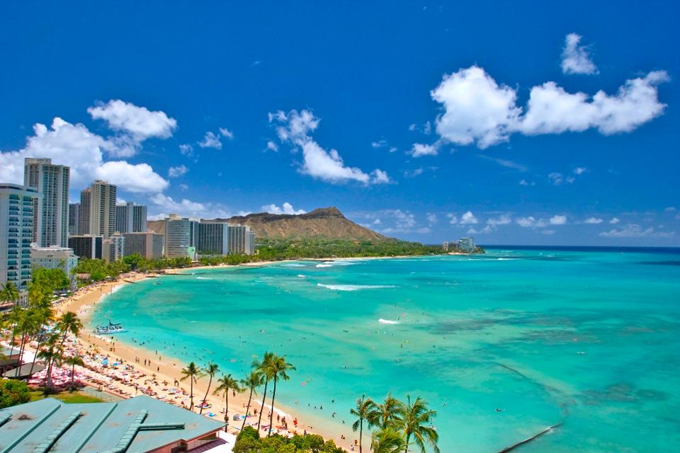 waikiki beach and diamond head