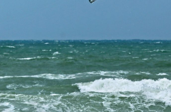 Fly High with New Wave Kiteboarding – Stuart Magazine